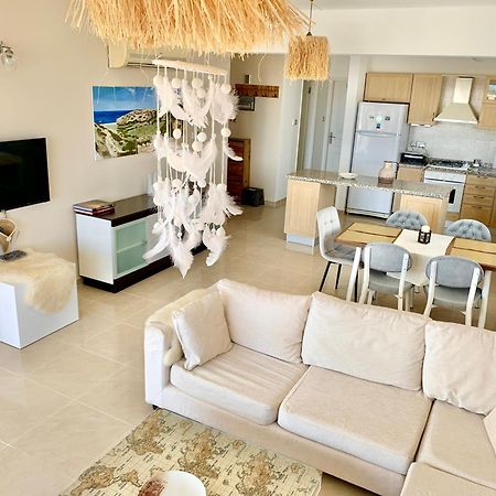 Boho Bay Apartment Akanthou Bagian luar foto
