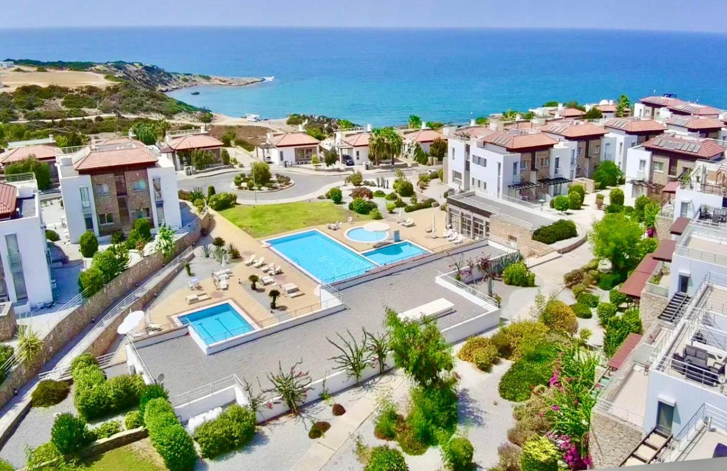 Boho Bay Apartment Akanthou Bagian luar foto